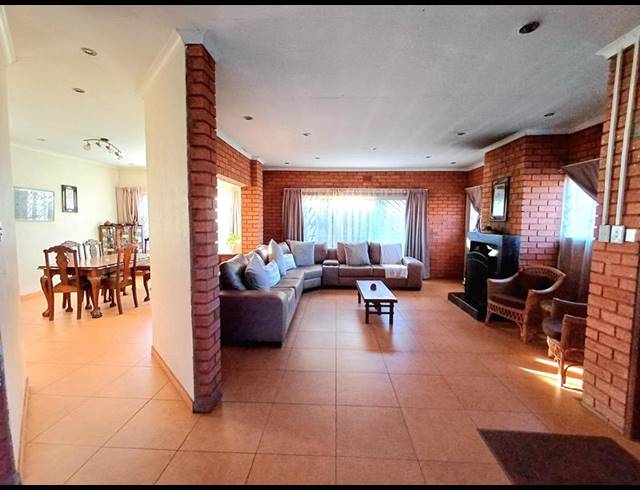 7 BEDROOM HOUSE FOR SALE IN LAUDIUM